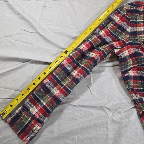 Field & Stream Red and Green Plaid Button Down Shirt - Picture 10 of 11